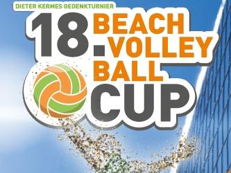 Ein Bild mit der Aufschrift 18. Beachvolleyball Cup. Es findet eine Sportveranstatlung statt. Es wird Volleyball gespielt.