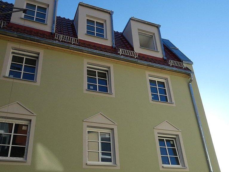 Fassade an einem Mietwohnhaus in Delitzsch